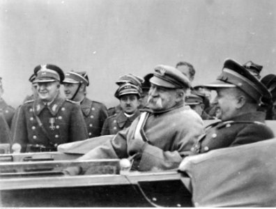 Obchody święta 11 listopada w Warszawie (22-265-3)