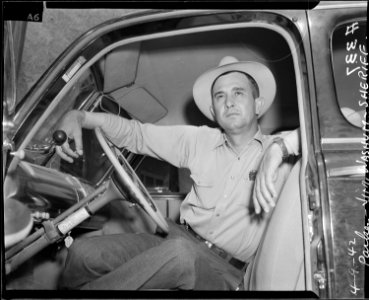 Parker, Arizona. Sheriff Jim Washum of Parker. A War Relocation Authority center for evacuees of J . . . - NARA - 536271