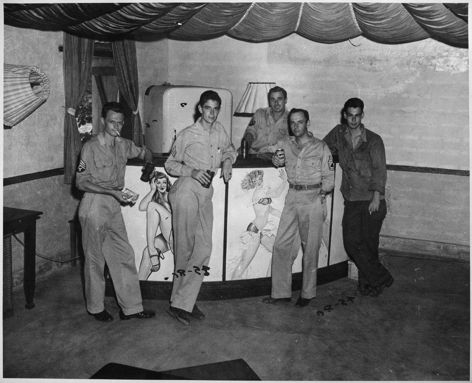Personnel of OSS camp, Ceylon, 1945 - NARA - 540054
