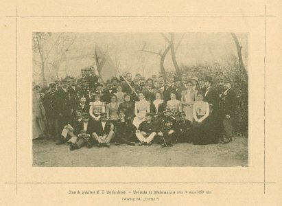 Otwarcie przystani W. T. Wioślarskiego Wycieczka do Miedzeszyna w dniu 14 maja 1899 roku Według fot. Conrad (79939) photo