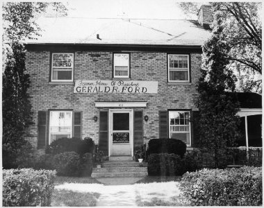 Photograph of 1011 Santa Cruz Drive, East Grand Rapids, Michigan - NARA - 186965