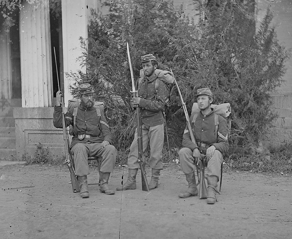 Photograph of A. A. Robinson and Infantry - NARA - 529518 (cropped)