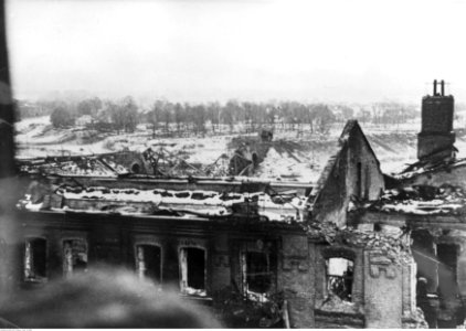 Panorama zniszczonego miasta radzieckiego (2-1816)