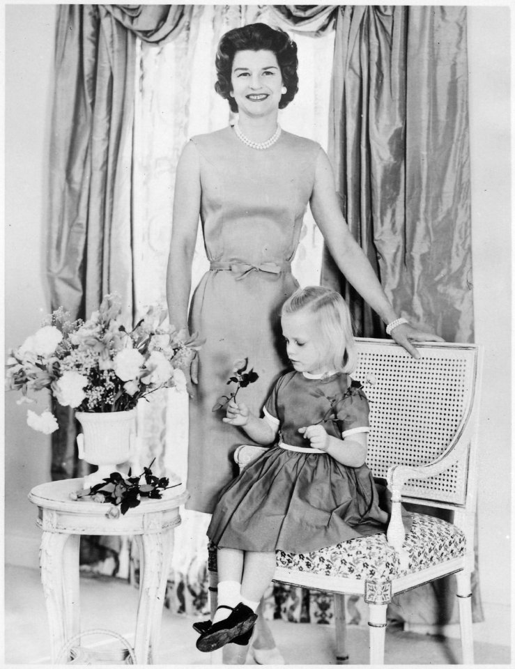Photograph of Betty Ford with Daughter, Susan Ford - NARA - 186845