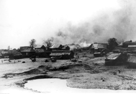 Panorama płonącej wsi na foncie wschodnim (2-1813)