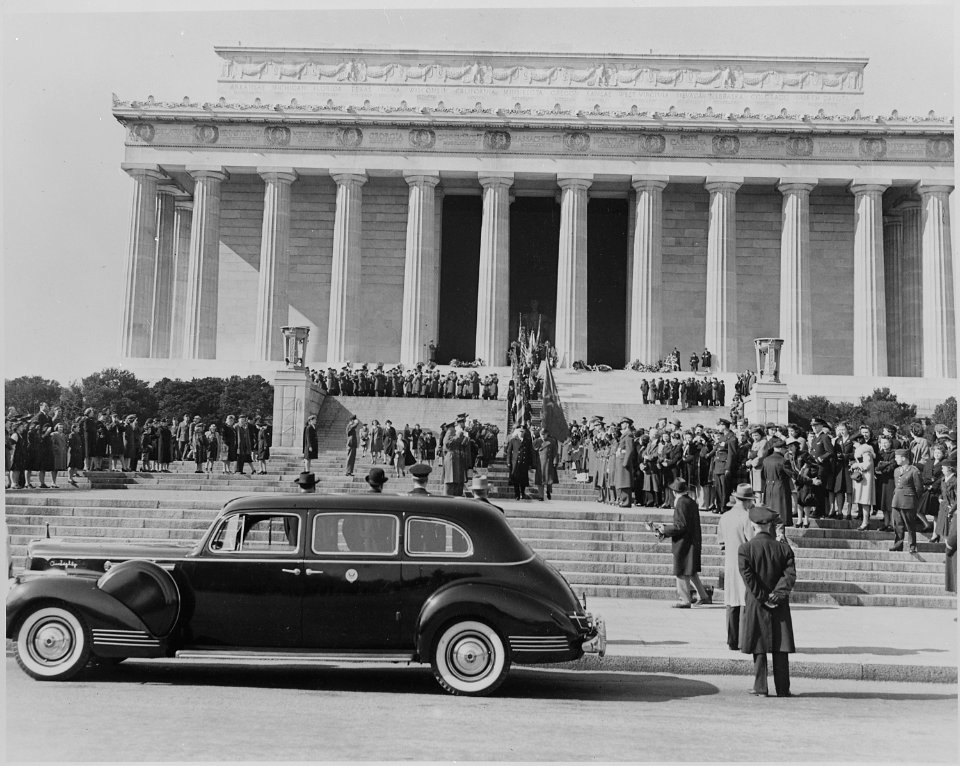 Photograph of ceremony at Lincoln Memorial attended by Vice President Truman, celebrating Lincoln's Birthday. - NARA - 199057