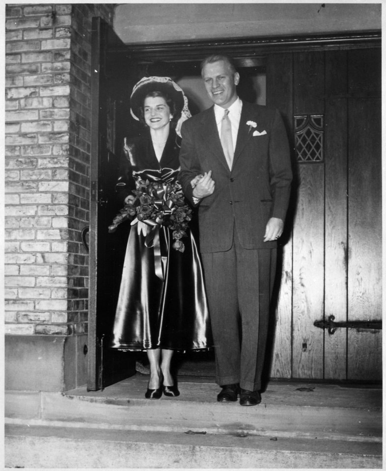 Photograph of Gerald R. Ford and Betty Ford on the Steps of Grace Episcopal Church in Grand Rapids, Michigan... - NARA - 186890