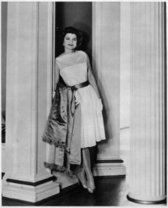 Photograph of Betty Ford For an Article in Ladies Home Journal - NARA - 186992