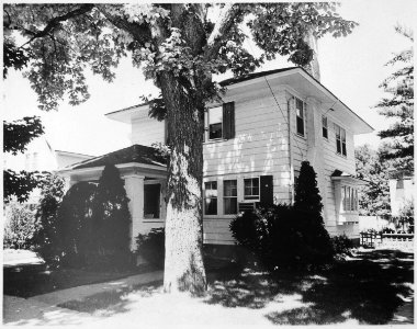 Photograph of House Allegedly at 2153 Lake Drive, SE, East Grand Rapids, Michigan - NARA - 186964