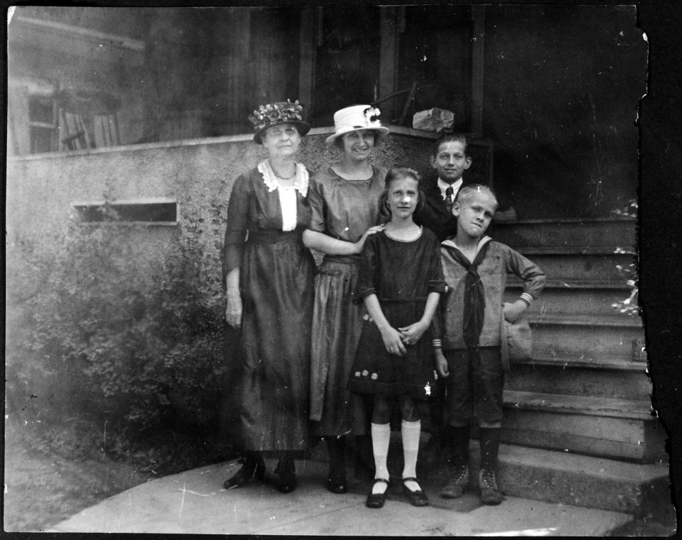 Photograph of Gerald R. Ford, Jr., Posing with his Cousins Gardner James and Adele Elizabeth James, his Aunt Tannisse... - NARA - 186910