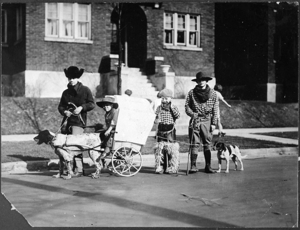 Photograph of Gerald R. Ford, Jr., Carl Engel, Tom Ford, and an Unidentified Boy with Their Pioneer Wagon After... - NARA - 186931