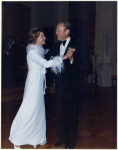Photograph of President and Mrs. Ford Dancing - NARA - 186759