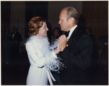 Photograph of President and Mrs. Ford Dancing - NARA - 186760