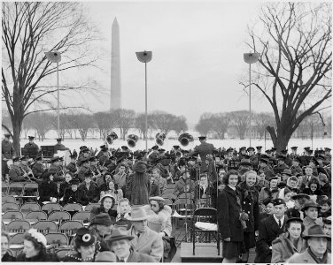 Photograph of President Truman at the lighting of the National Community Christmas Tree on the White House Grounds... - NARA - 199271 photo