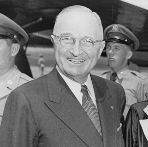 Photograph of President Truman at the airport in... - NARA - 20039 photo