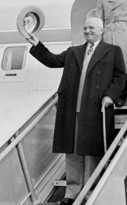 Photograph of President Truman disembarking from his airplane at Washington National Airport upon his return from a... - NARA - 200189 (cropped)