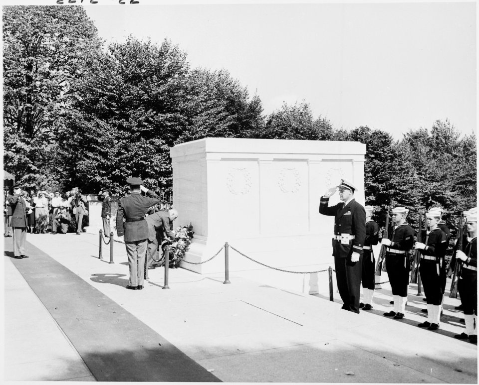 Photograph of Prime Minister Jawaharlal Nehru of India, laying a wreath at the Tomb of the Unknown Soldier in... - NARA - 200156