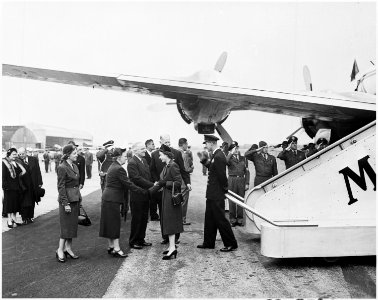 Photograph of President Truman, Mrs. Truman, and Margaret Truman greeting Princess Elizabeth of the United Kingdom... - NARA - 200357