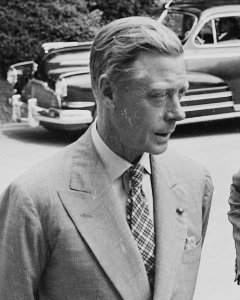 Photograph of the Duke of Windsor and an unidentified man (possibly M. J. Balfour), outside the White House on the... - NARA - 199163 (cropped)