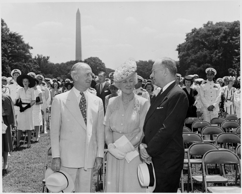 Photograph of Secretary of State James Byrnes, Mrs. Byrnes, and Secretary of the Treasury John Snyder at a White... - NARA - 199405