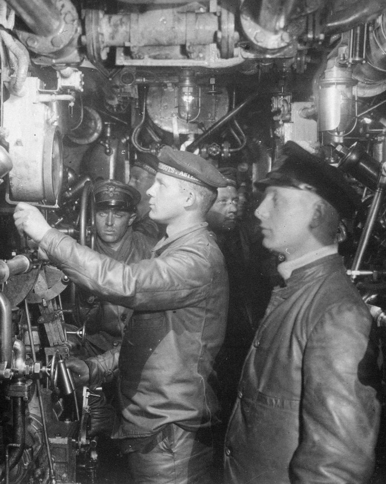 Photograph of the Engine Room of an Oil-Burning German Submarine - NARA - 533183 (cropped)