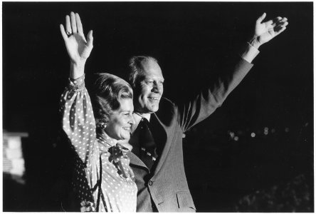 Photograph President Gerald Ford and First Lady Betty Ford Waving to the Crowd During Independence Day Ceremonies at... - NARA - 186812 photo