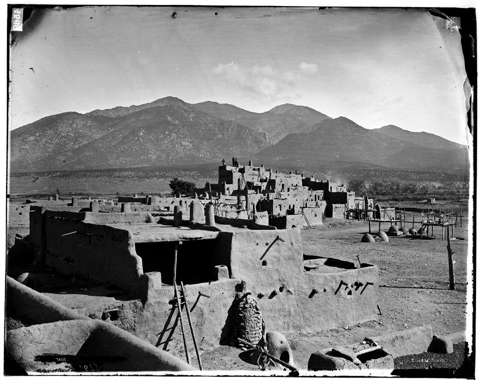 Plaza at Taos, New Mexico - NARA - 523742