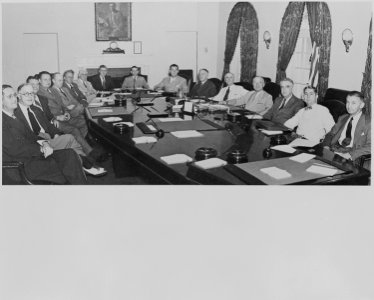 Photograph of Truman Cabinet meeting at the White House - NARA - 199145