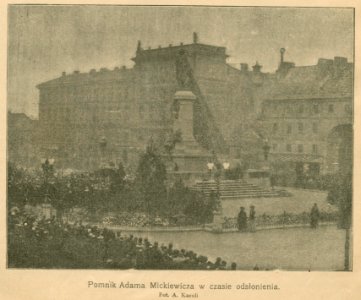 Pomnik Adama Mickiewicza w czasie odsłonienia - Fot. A. Karoli (68537) photo