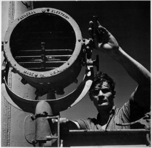 Photograph of the USS Sandlance on War Patrol - NARA - 520833
