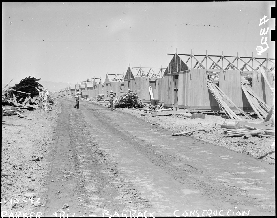 Poston, Arizona. Constructing quarters for evacuees of Japanese ancestry at War Relocation Authorit . . . - NARA - 536259