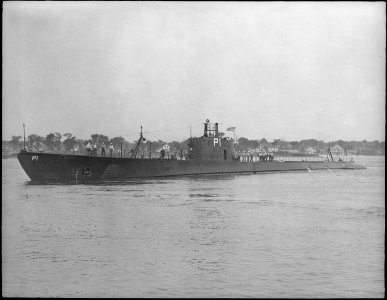 Porpoise (SS172). Port bow, underway, 08-17-1936 - NARA - 513020 photo
