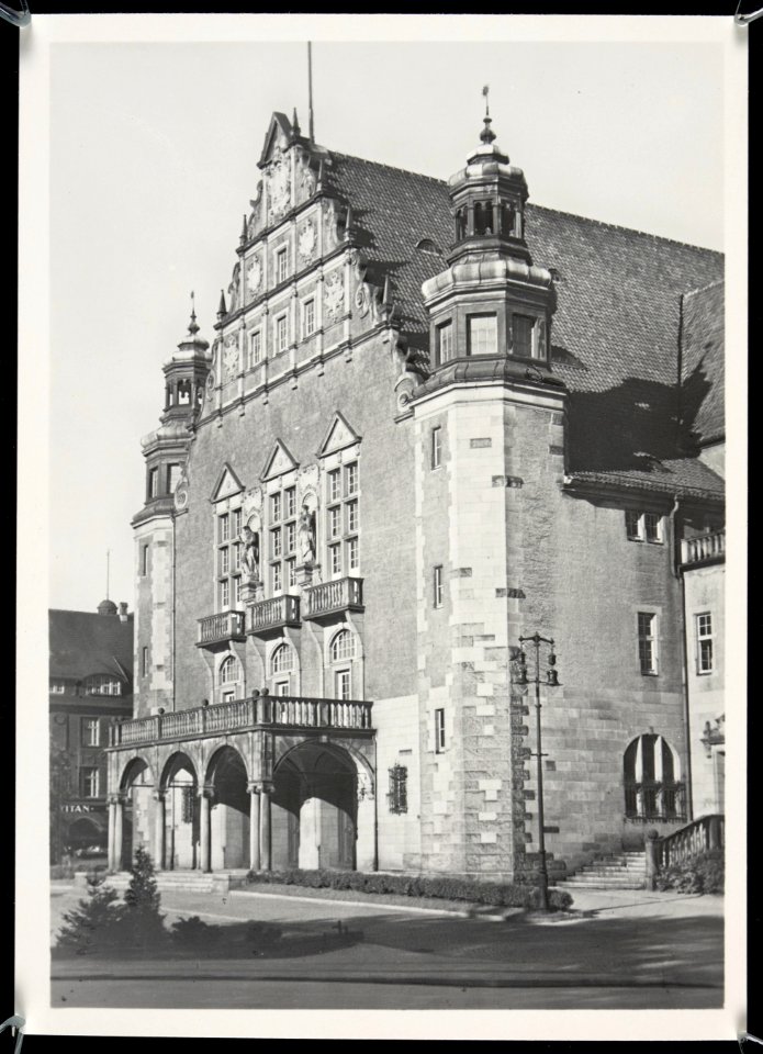 Poznan, Uniwersytet im. Adama Mickiewicza, widok od strony wejscia 1939 (67982289)