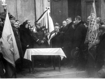 Poświęcenie sztandaru Związku Peowiaków okręgu Warszawa- Miasto (22-301)