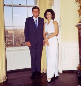President and First Lady, Portrait Photograph. President Kennedy, Mrs. Kennedy. White House, Yellow Oval Room. - NARA - 194262 (cropped)