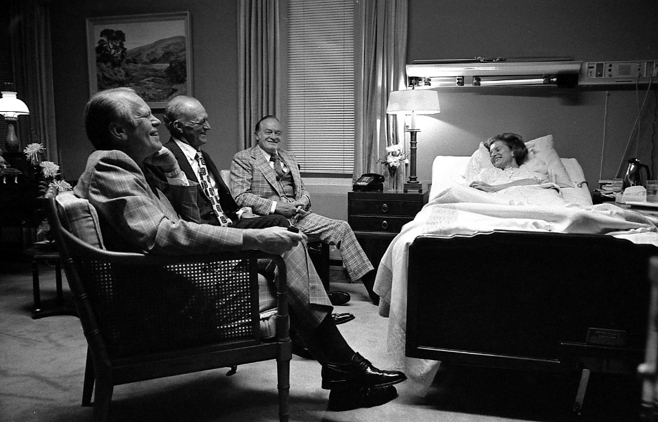 President Ford, Bob Hope and an unidentified man visit Mrs. Ford - NARA - 7140613