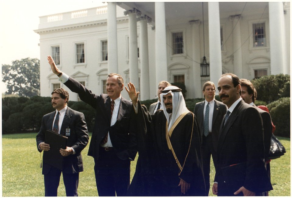 President Bush meets with the Amir of Kuwait, Jabir Al-Ahmad Al-Jabir Al-Sabah at the White House - NARA - 186421