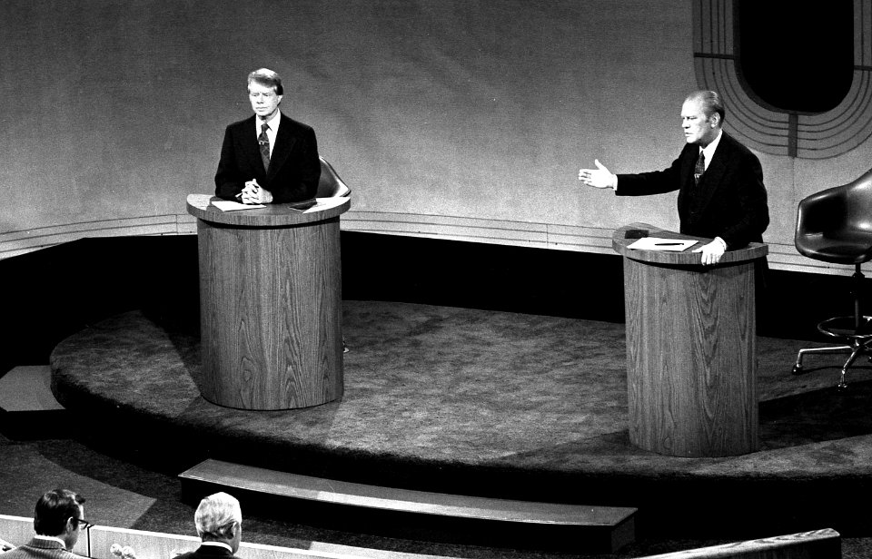 President Ford and Jimmy Carter debate - NARA - 7027919