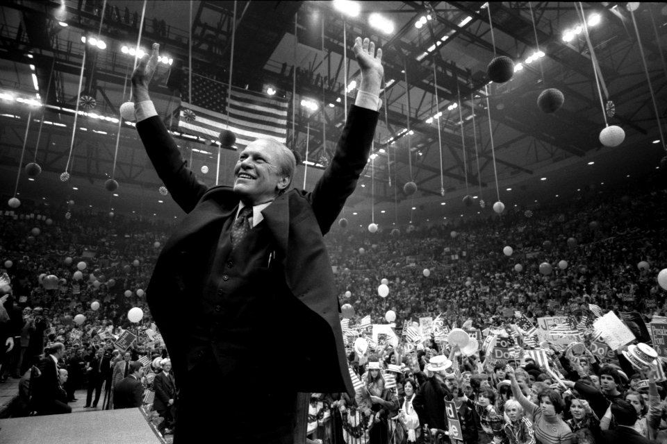 President Ford campaigns at the Nassau County Veterans Coliseum - NARA - 7027912