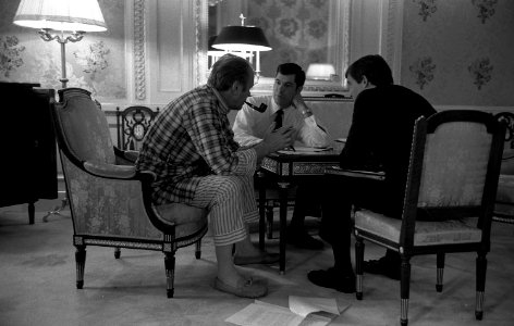 President Ford meets with Steve Todd and Terry O’Donnell - NARA - 7140616