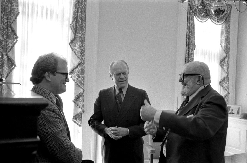 President Gerald R. Ford Talking with Ansel Adams and William Turnage - NARA 27575792