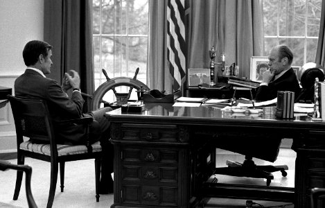 President Ford meets with CIA Director-designate George Bush - NARA - 7141445
