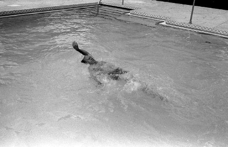 President Ford swimming - NARA - 7141117 photo