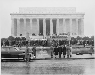 President Truman attended a ceremony at Lincoln Memorial for President Lincoln's birthday. This photo shows a... - NARA - 199791 photo