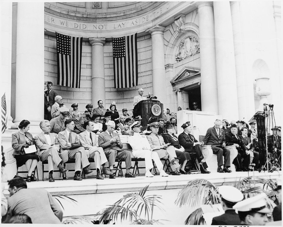 President Truman attends the Memorial Day ceremony at Arlington National Cemetery and lays a wreath at the Tomb of... - NARA - 199734
