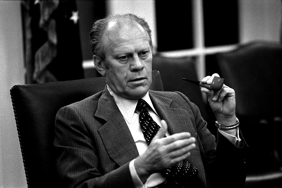 President Ford makes a point - NARA - 7140640