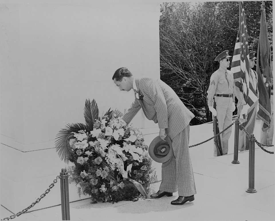 Prince Adful Ilah of Iraq laying a wreath before a monument in Washington, DC. - NARA - 199088