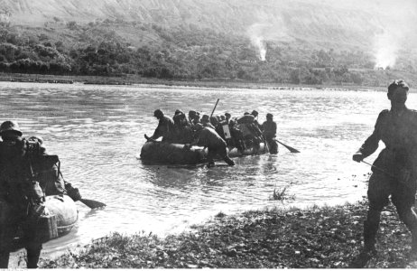Przeprawa wojsk niemieckich przez Dniestr (2-742)