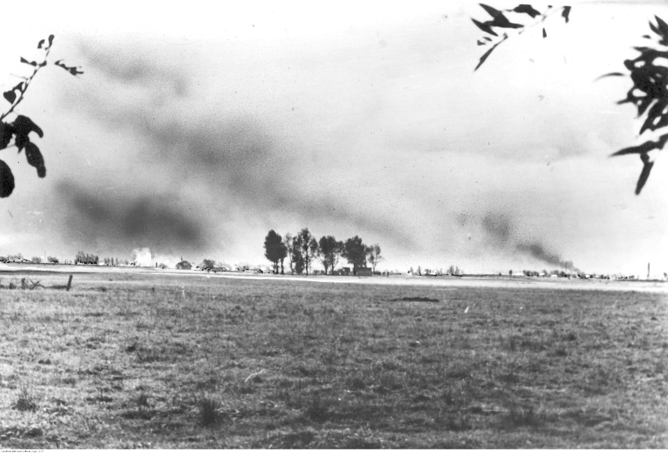 Płonące wsie pod Warszawą (2-73)
