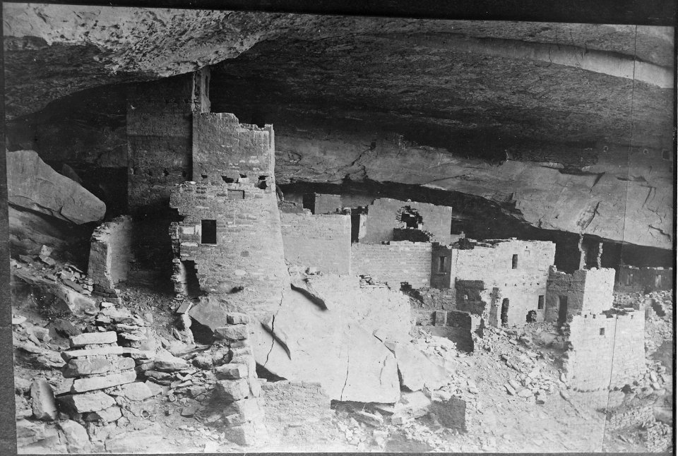 Pueblo, possibly Cliff Palace, Mesa Verde - NARA - 523595
